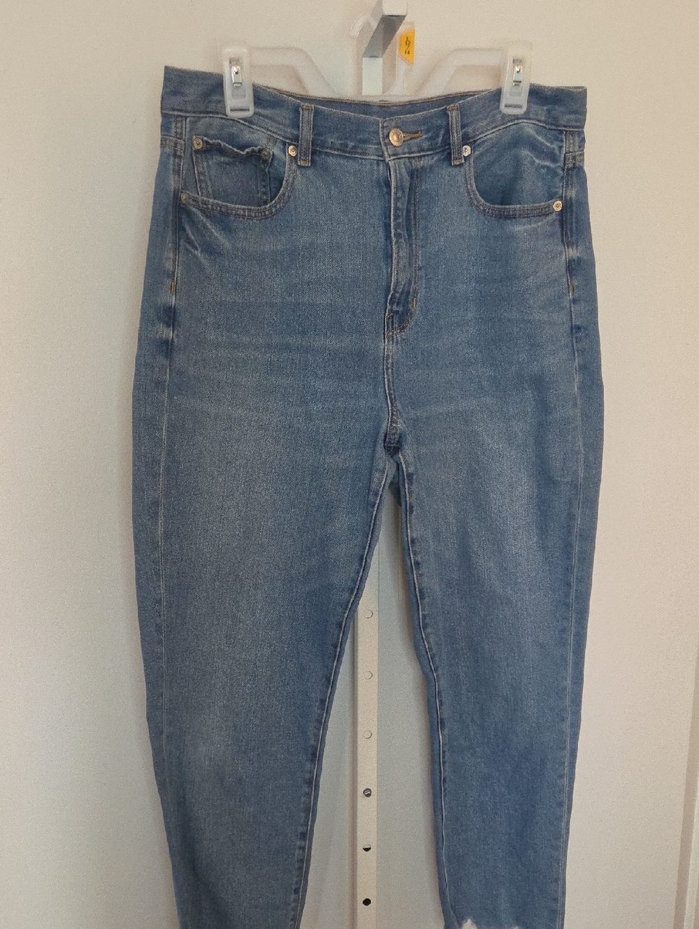 American Eagle High-Rise Straight Leg Jeans - Raw Hem - Size 12